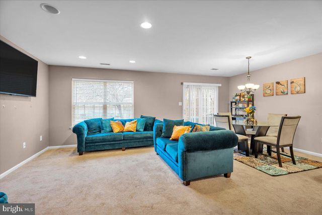 1 MEADOWOOD LN, Sicklerville, NJ 08081