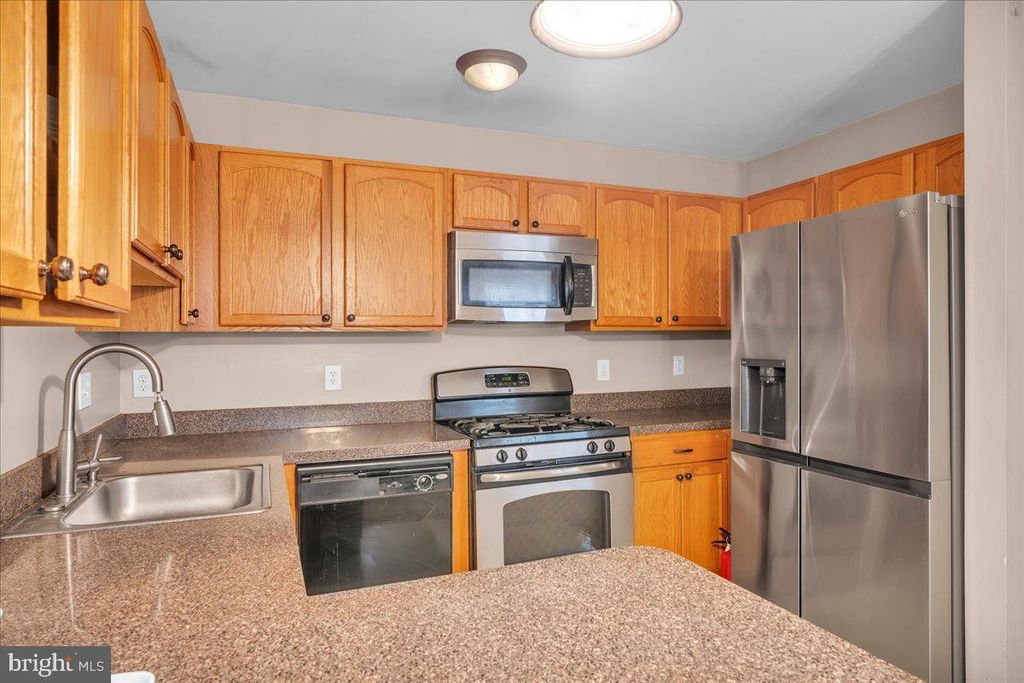 Image 11 of property listing at 1 MEADOWOOD LN, Sicklerville, NJ 08081