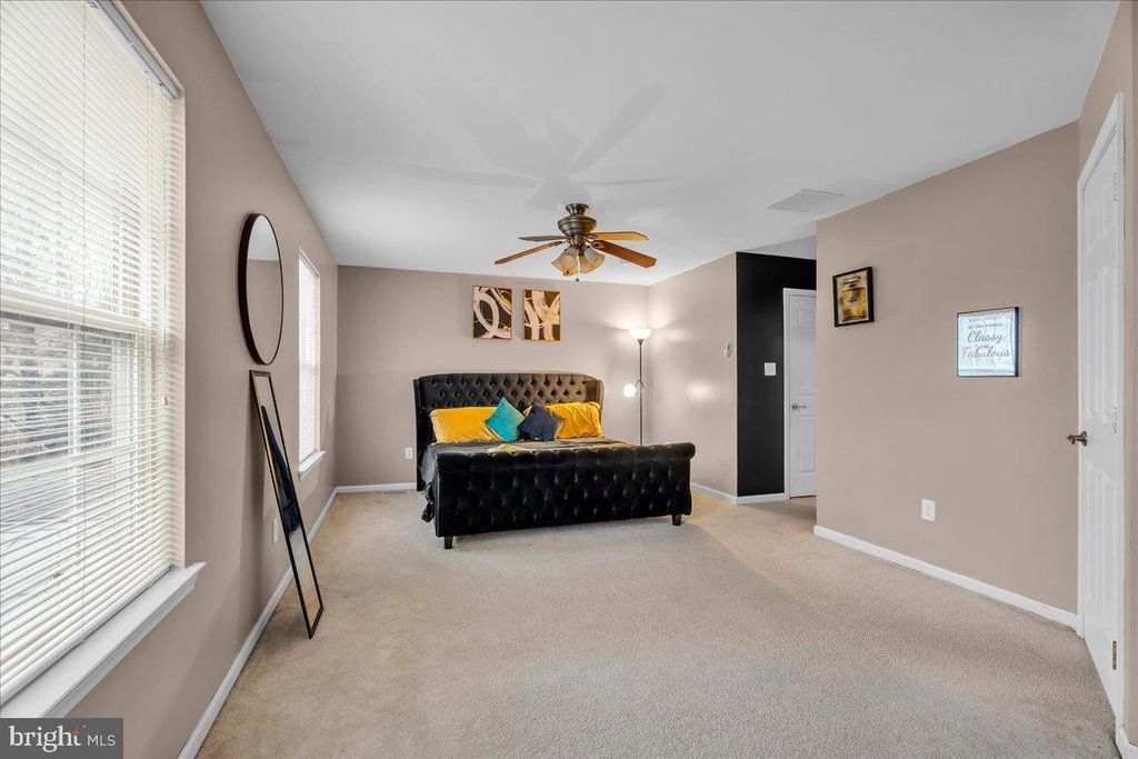 Image 13 of property listing at 1 MEADOWOOD LN, Sicklerville, NJ 08081