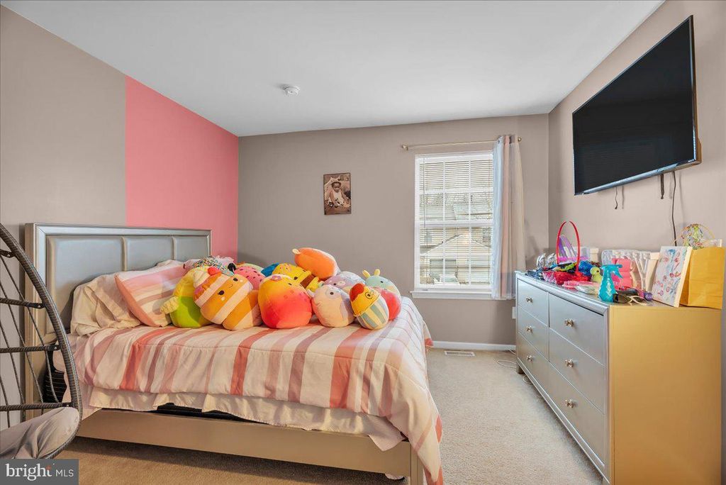 Image 14 of property listing at 1 MEADOWOOD LN, Sicklerville, NJ 08081