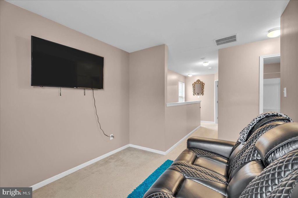 Image 16 of property listing at 1 MEADOWOOD LN, Sicklerville, NJ 08081