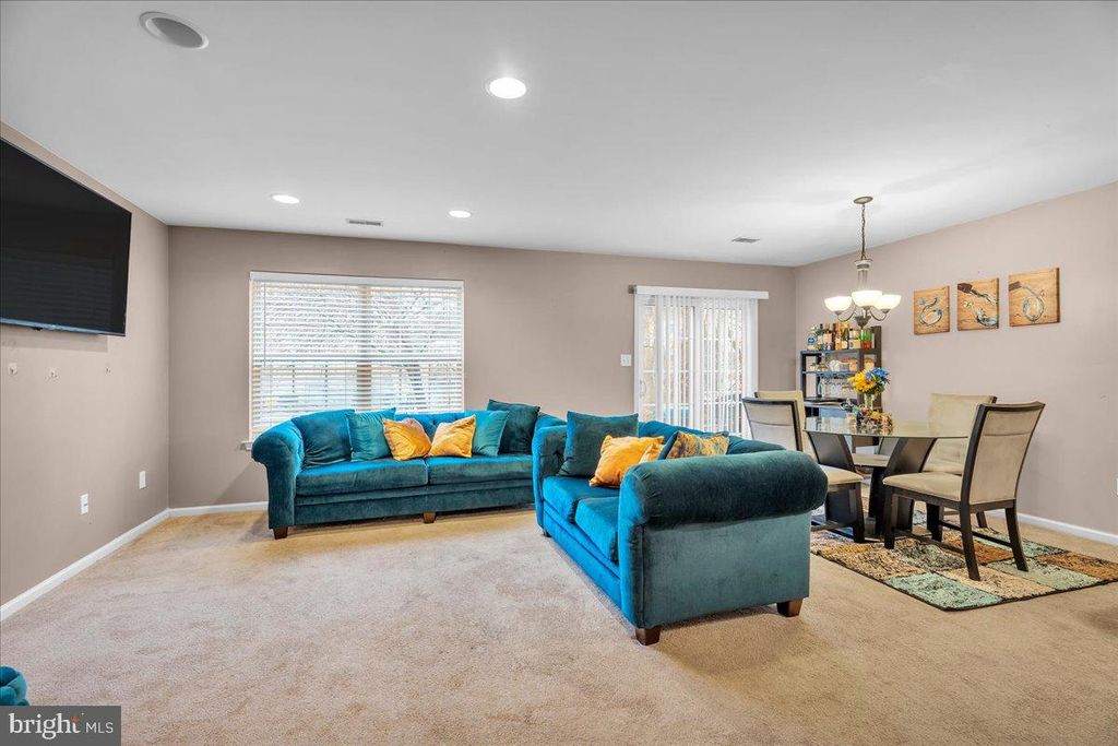 Image 3 of property listing at 1 MEADOWOOD LN, Sicklerville, NJ 08081