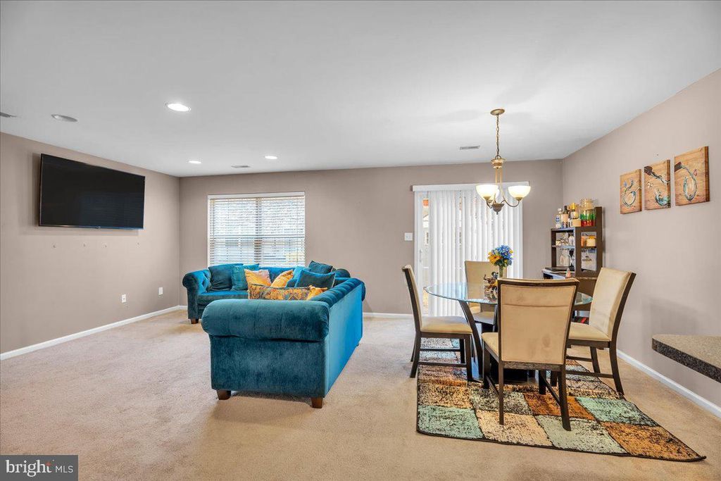 Image 7 of property listing at 1 MEADOWOOD LN, Sicklerville, NJ 08081