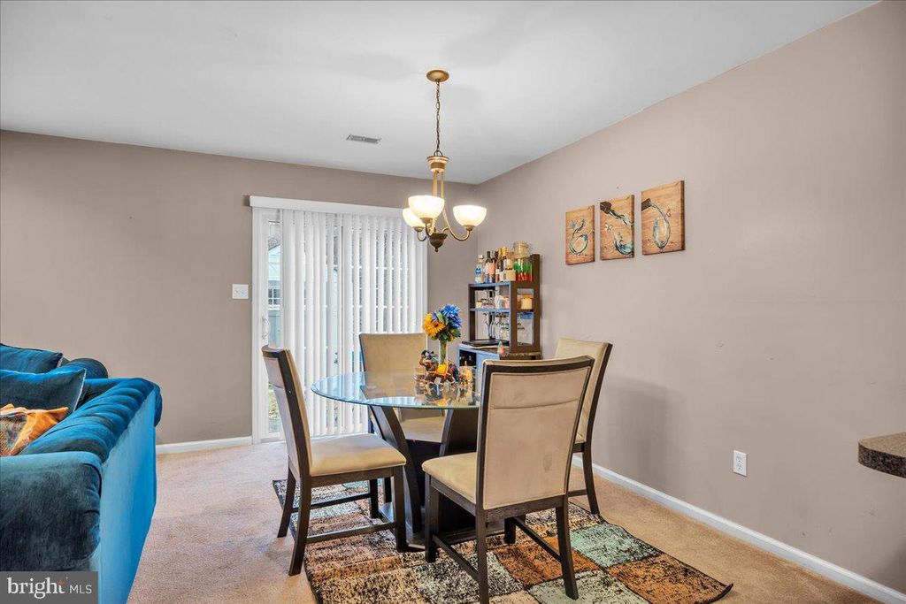 Image 8 of property listing at 1 MEADOWOOD LN, Sicklerville, NJ 08081