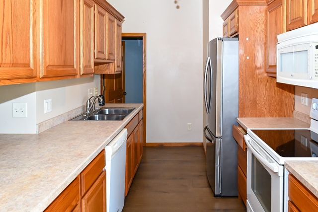 145 26th St SW, Minot, ND 58701