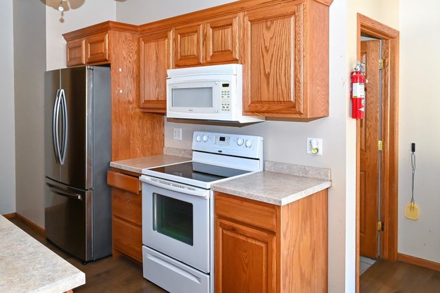 145 26th St SW, Minot, ND 58701