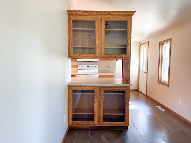 145 26th St SW, Minot, ND 58701