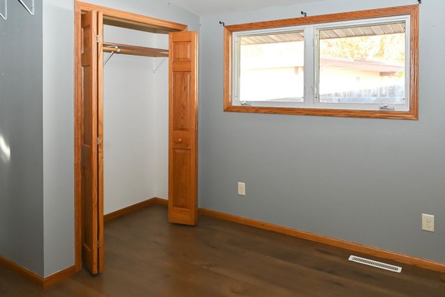 145 26th St SW, Minot, ND 58701