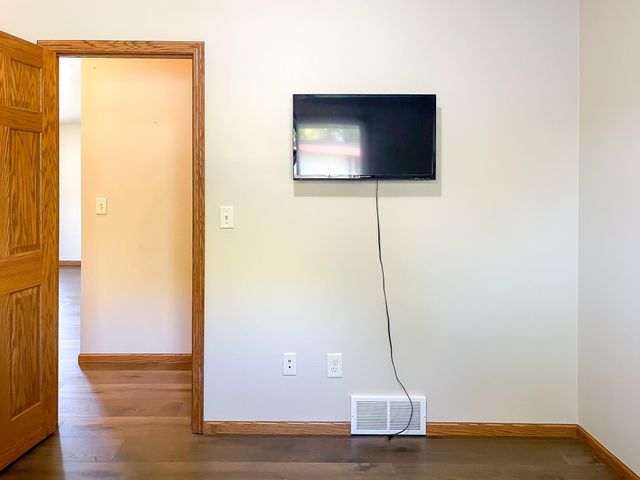 145 26th St SW, Minot, ND 58701