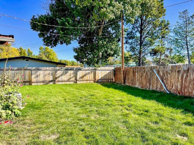 145 26th St SW, Minot, ND 58701