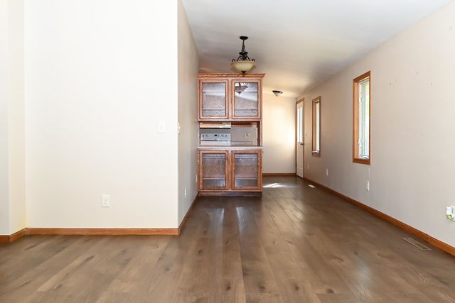 145 26th St SW, Minot, ND 58701