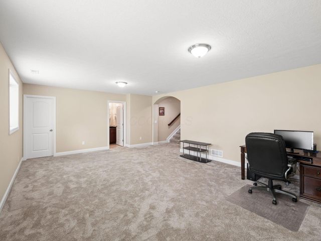 820 Ballater Drive, Delaware, OH 43015