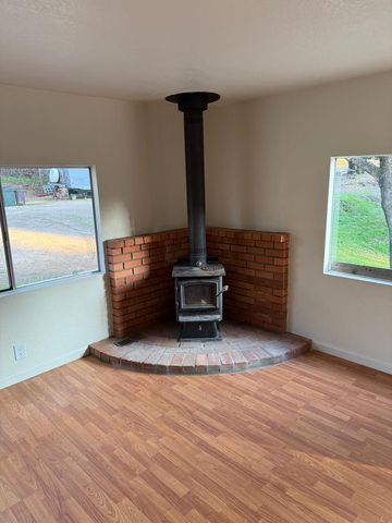 49872 Road 426, Oakhurst, CA 93644