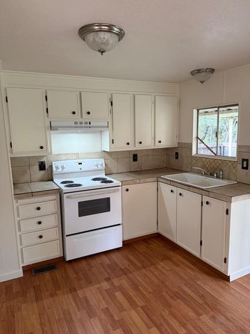 49872 Road 426, Oakhurst, CA 93644