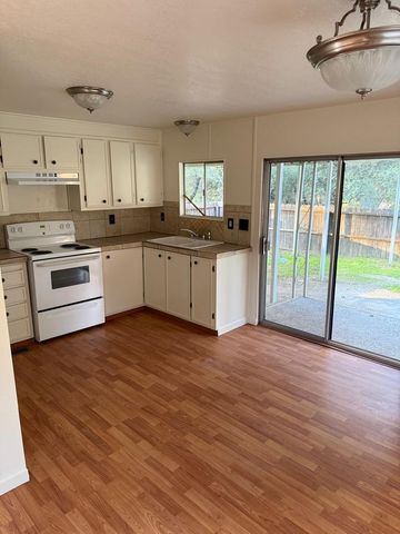 49872 Road 426, Oakhurst, CA 93644