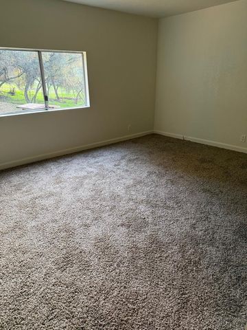 49872 Road 426, Oakhurst, CA 93644