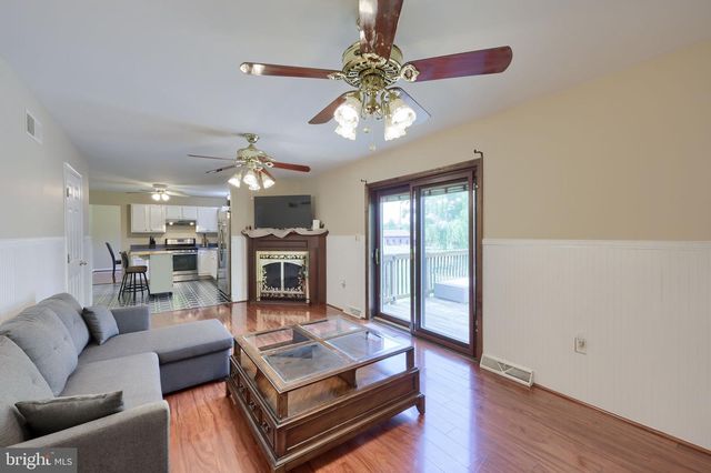 4098 WILLOW LN, Columbia, PA 17512