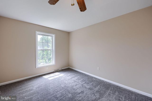 4098 WILLOW LN, Columbia, PA 17512