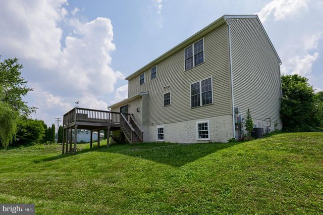 4098 WILLOW LN, Columbia, PA 17512