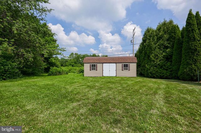 4098 WILLOW LN, Columbia, PA 17512