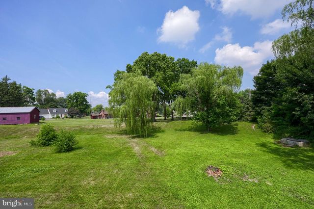 4098 WILLOW LN, Columbia, PA 17512