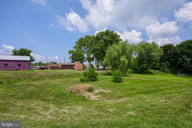 4098 WILLOW LN, Columbia, PA 17512