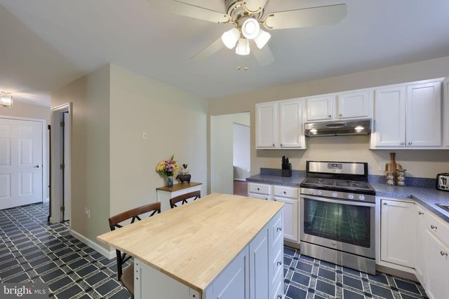 4098 WILLOW LN, Columbia, PA 17512