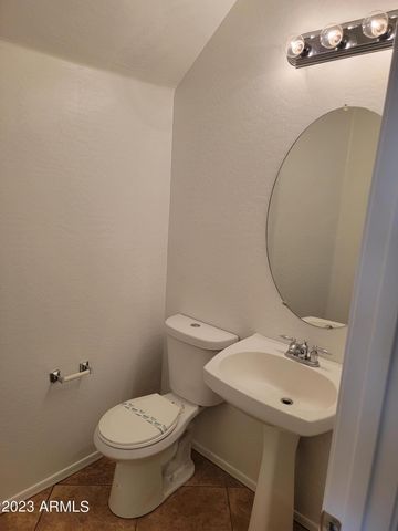 7428 W WOLF Street, Phoenix, AZ 85033