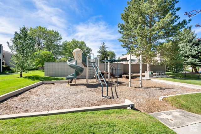 1639 E ST JAMES PL, Holladay, UT 84121