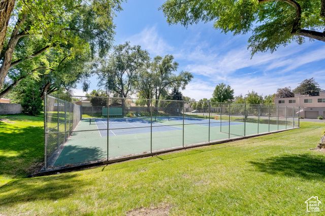 1639 E ST JAMES PL, Holladay, UT 84121
