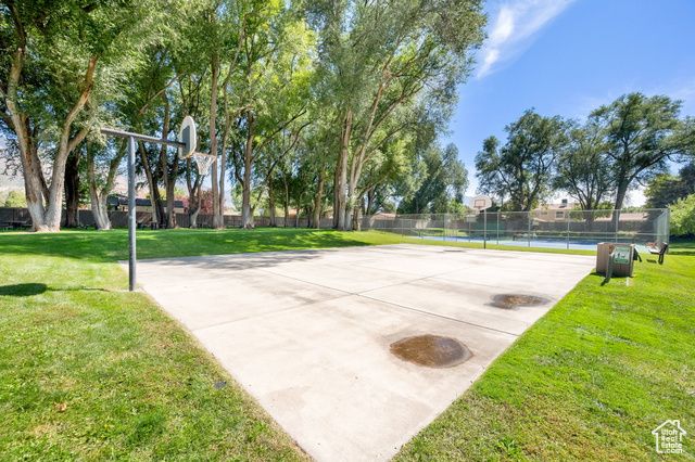 1639 E ST JAMES PL, Holladay, UT 84121