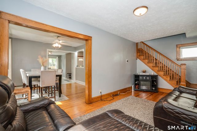 27 Rosemont Avenue, Windsor, CT 06095