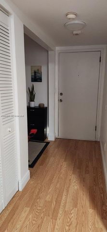 2000 NE 135th Street 806, North Miami, FL 33181