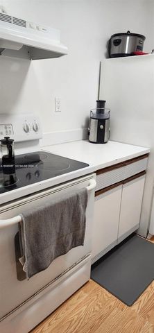 2000 NE 135th Street 806, North Miami, FL 33181
