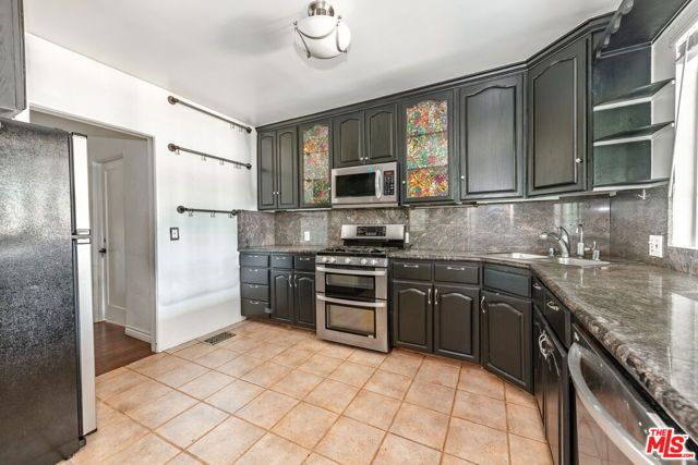 2008 S Bedford Street, Los Angeles, CA 90034