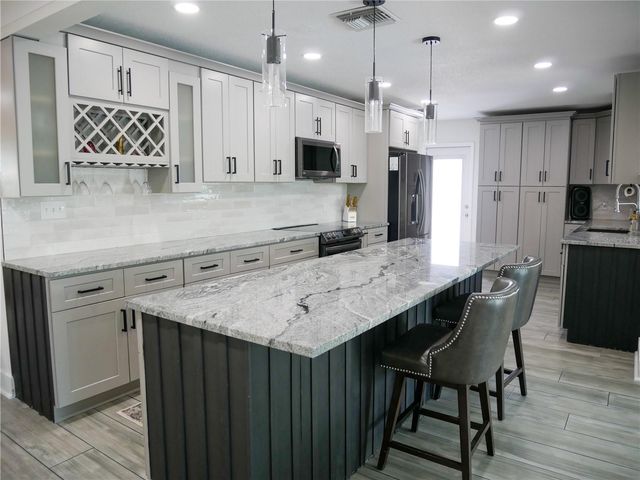 8280 32ND AVENUE N, St Petersburg, FL 33710