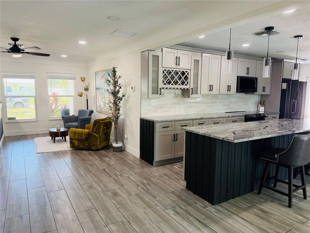 8280 32ND AVENUE N, St Petersburg, FL 33710