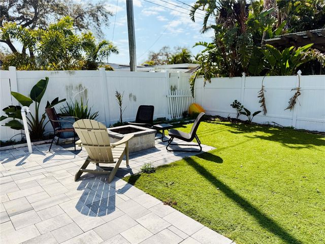 8280 32ND AVENUE N, St Petersburg, FL 33710
