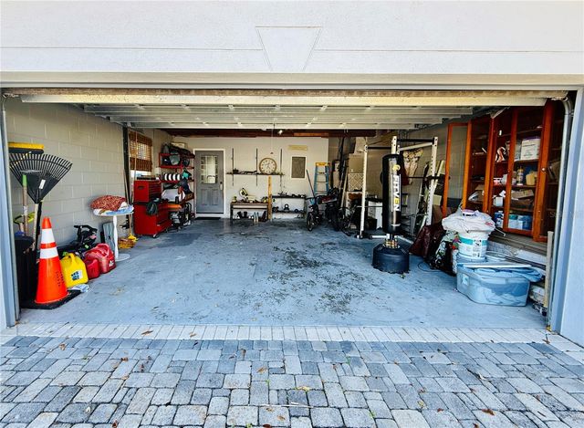 8280 32ND AVENUE N, St Petersburg, FL 33710