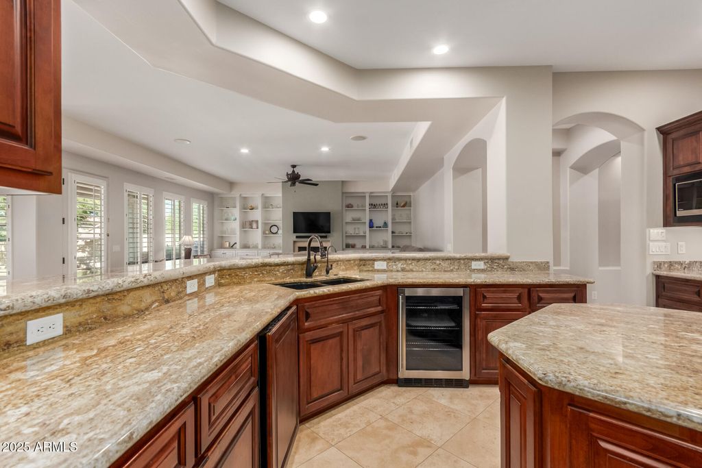 Image 10 of property listing at 33460 N 47TH Way, Cave Creek, AZ 85331
