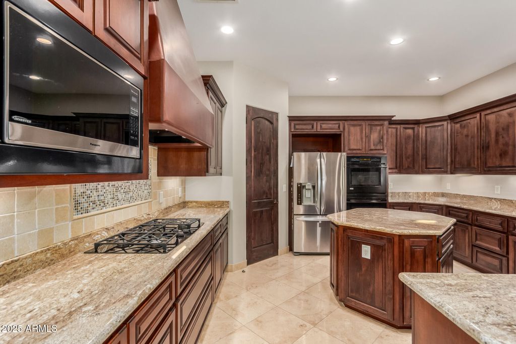 Image 11 of property listing at 33460 N 47TH Way, Cave Creek, AZ 85331