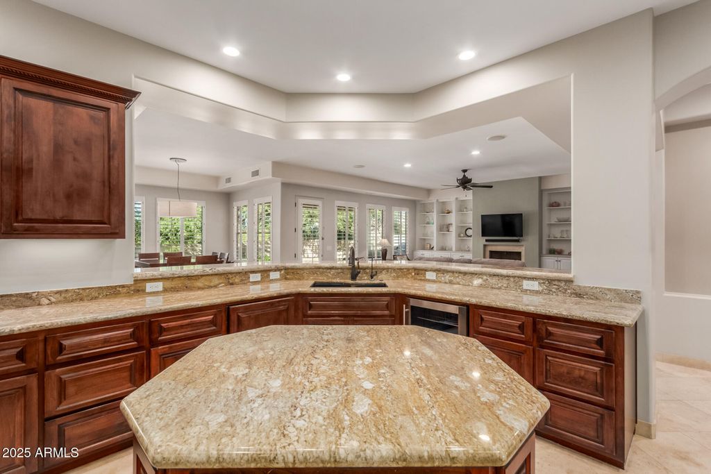 Image 12 of property listing at 33460 N 47TH Way, Cave Creek, AZ 85331