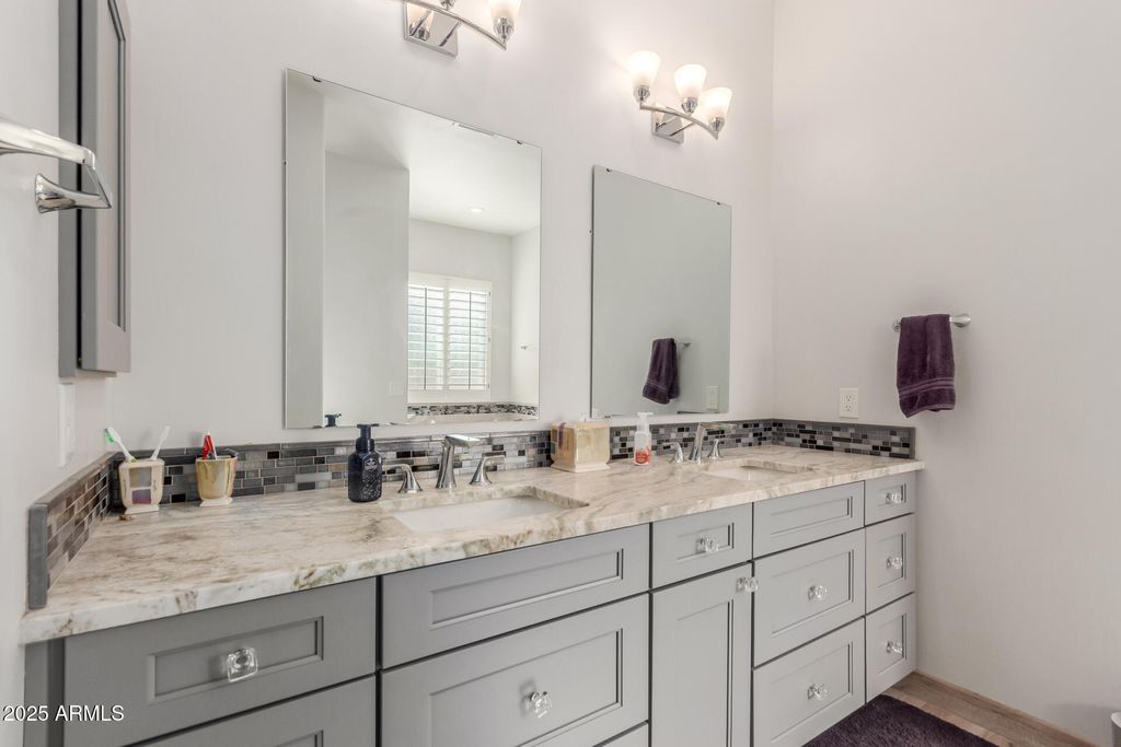 Image 19 of property listing at 33460 N 47TH Way, Cave Creek, AZ 85331