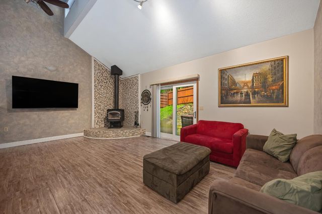 4580 Jenkinson Cir, Pollock Pines, CA 95726