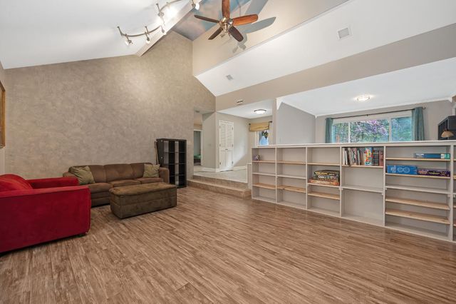 4580 Jenkinson Cir, Pollock Pines, CA 95726