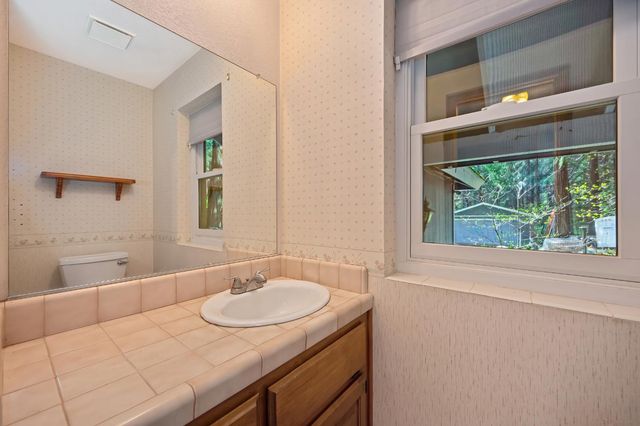 4580 Jenkinson Cir, Pollock Pines, CA 95726