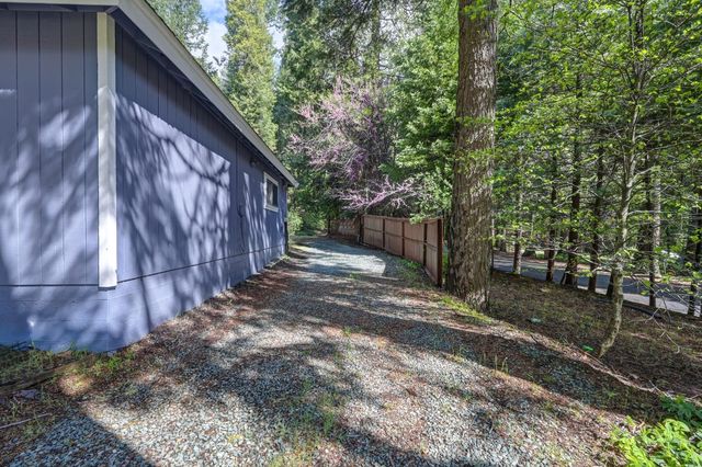 4580 Jenkinson Cir, Pollock Pines, CA 95726