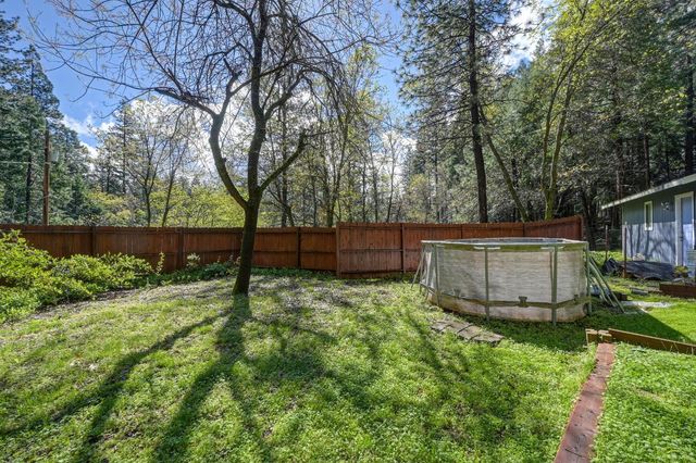 4580 Jenkinson Cir, Pollock Pines, CA 95726