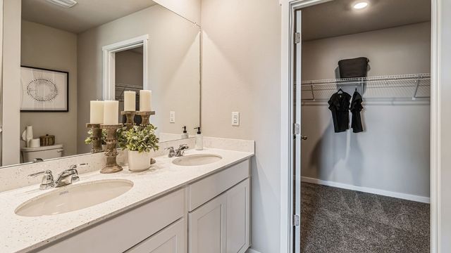 9521 Brighton Way SW, Cedar Rapids, IA 52404