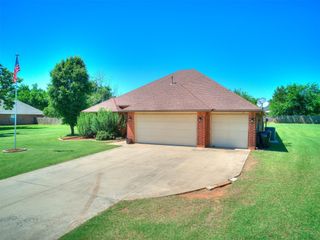 2454 Country Road 1198, Blanchard, OK 73010